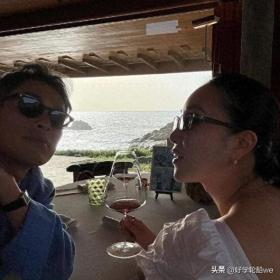 杨祐宁和老婆海岛过二人世界，两人互动好甜啊，这种生活太爽了吧 ​​​ 