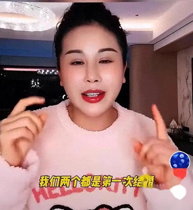 玉希：三胎后变化很大，显老不自信，做腹壁术隆胸越走越偏… 